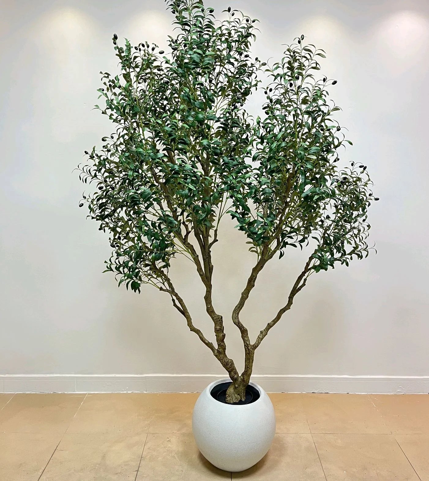 Large Old Artificial Olive Tree for Office Shopping Mall Store Decoration New Fake Grass Branch Plant Made of Plastic Fiberglass