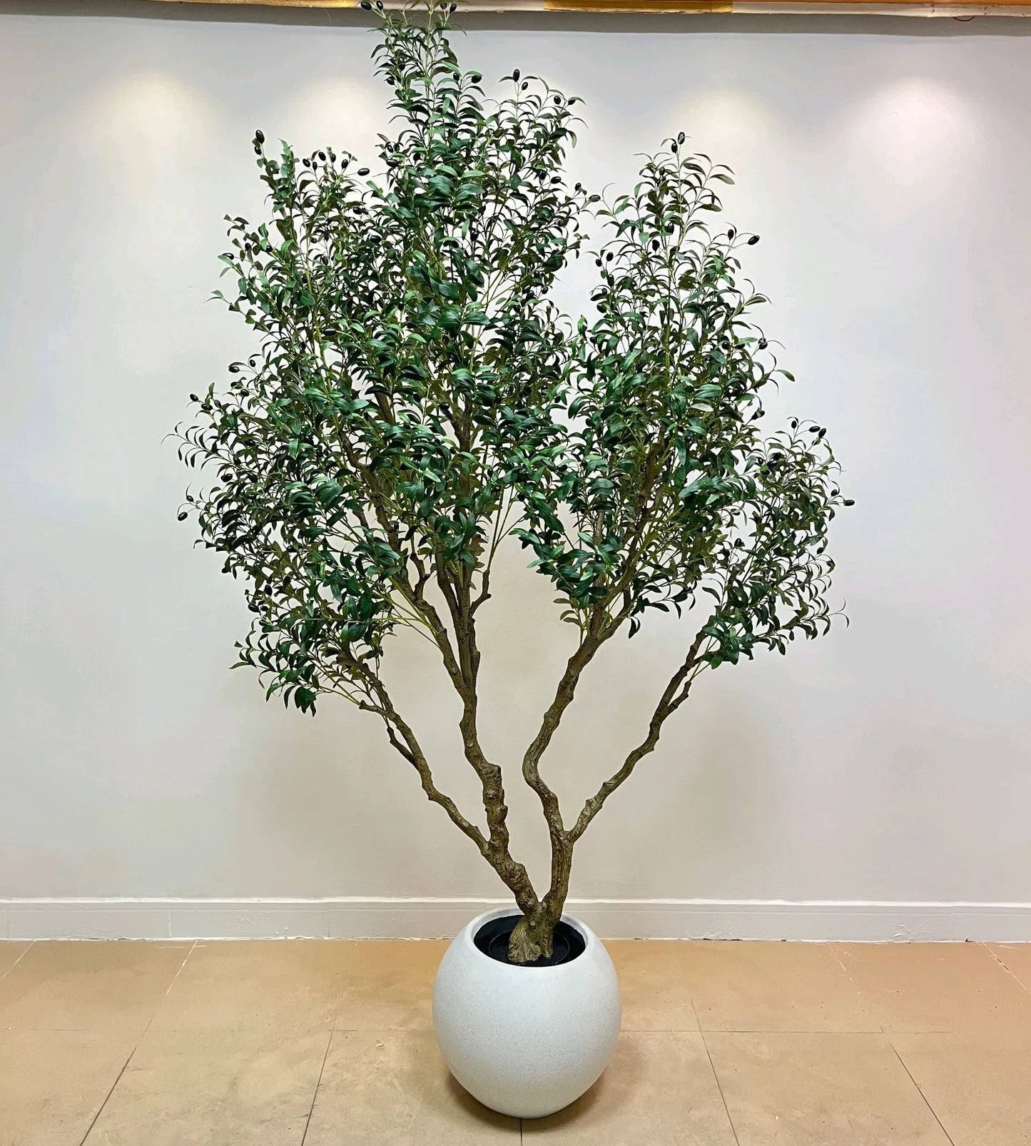 Realistic Design Artificial Large Olive Tree 220cm Recyclable Handmade Plastic Decorative for Halloween
